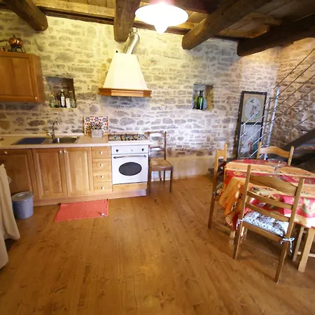 Belvilla By Oyo Spacious Villa In Treia With Pool Avenale