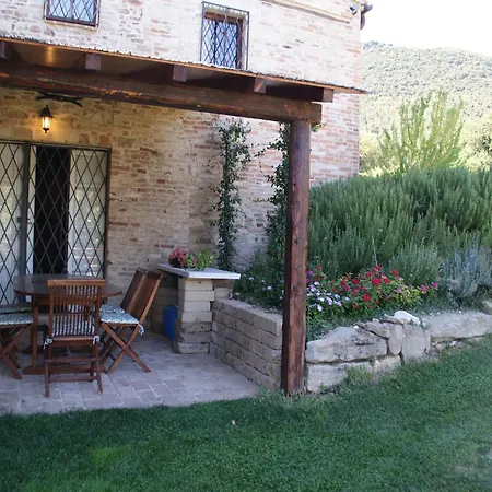 Dom wakacyjny Belvilla By Oyo Spacious Villa In Treia With Pool