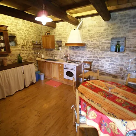 Belvilla By Oyo Spacious Villa In Treia With Pool *