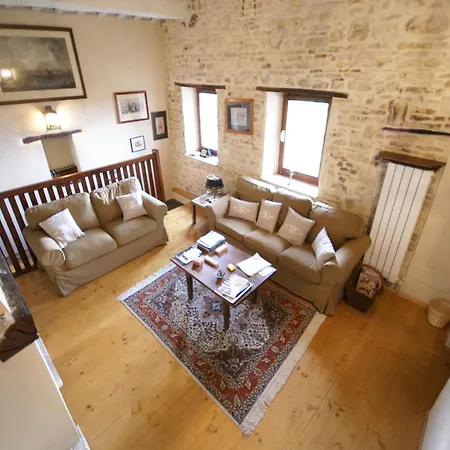 Dom wakacyjny Belvilla By Oyo Spacious Villa In Treia With Pool