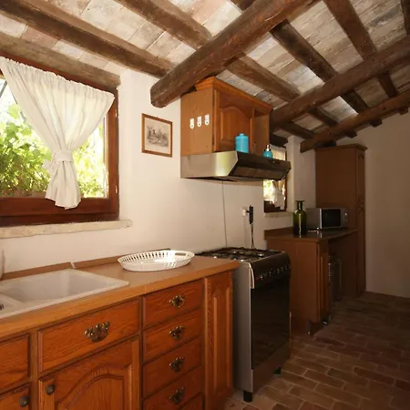 Belvilla By Oyo Spacious Villa In Treia With Pool * Avenale